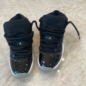 Youth Jordan 11 jubilee size 5